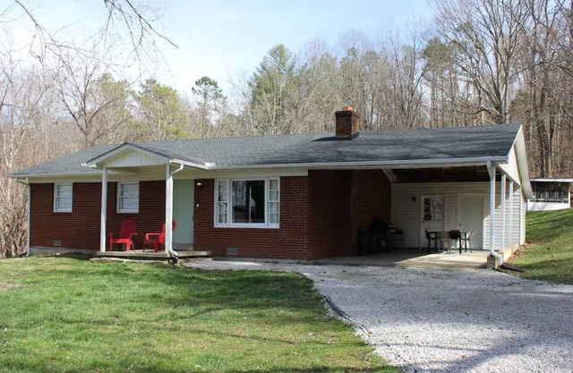 Charming & Secluded Farm House