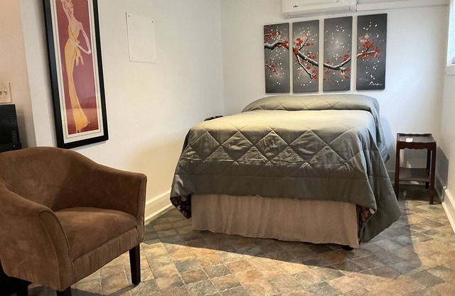 Charming Studio in the Heart of Springfield