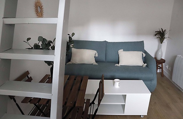 Charming studio, quiet, old village, 30 mn from Paris, 10 mn from Auvers-sur-Oise