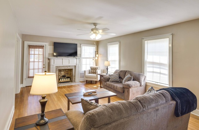 Charming Tullahoma Stay w/Great Walkable Location