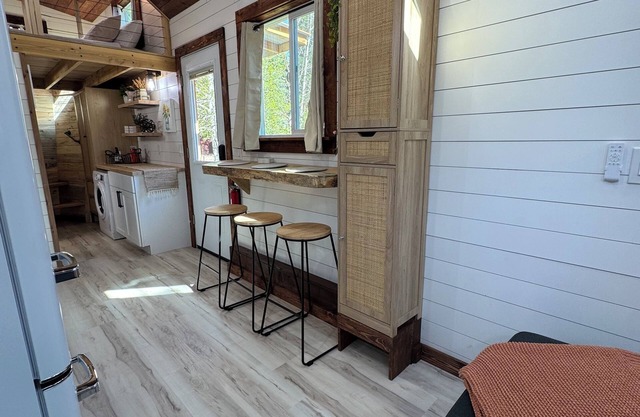 Charming Vallecito Tiny home - Sleeps 4 , internet and A/C