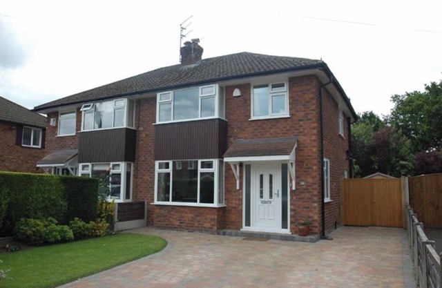 Charming Village house in Bramhall near Manchester