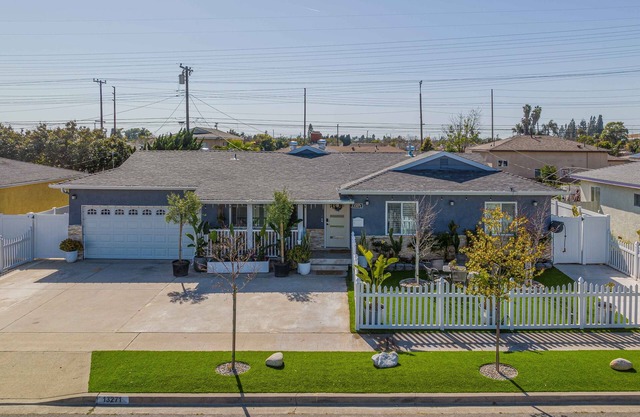 Cheerful and Cozy Home in heart of Orange County , 5 mins Disneyland and Beaches