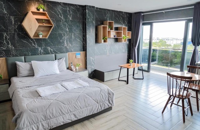 Cherry Hotel Bến Lức