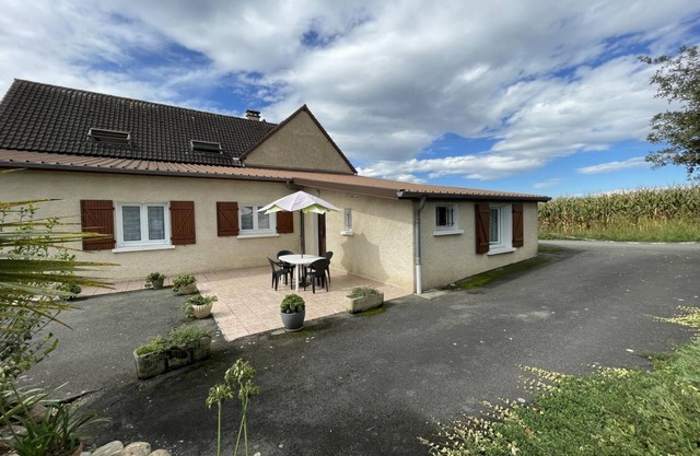 CHEZ LABAT 2 - ESPOEY