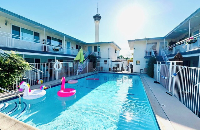 Chic 1-bedroom apartment in vibrant Las Vegas with WiFi, Strip,LVCC