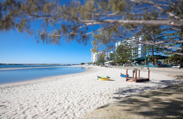 Chic 2BR Apt Near Beach