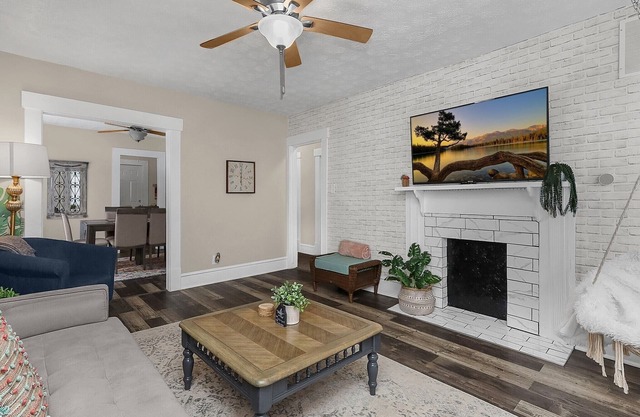 Chic❤️2BR near DT, 8 min walk to Franklin Park/Conservatory/Trolley District