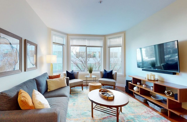 Chic Getaway | Pool, Hot Tub, Sauna, Gym | Walk to Eateries, Shops & Parks