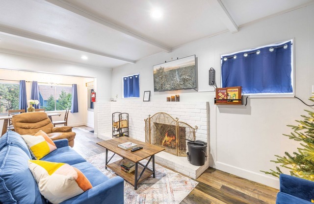 Christmas Tree Hideaway | Modern 2BR Pet-Friendly