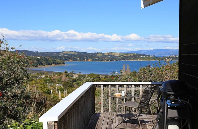 Church Bay Views - Stay Waiheke