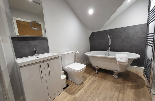 Church House, YORK - Three Bedroom Apartment, Sleeps 6