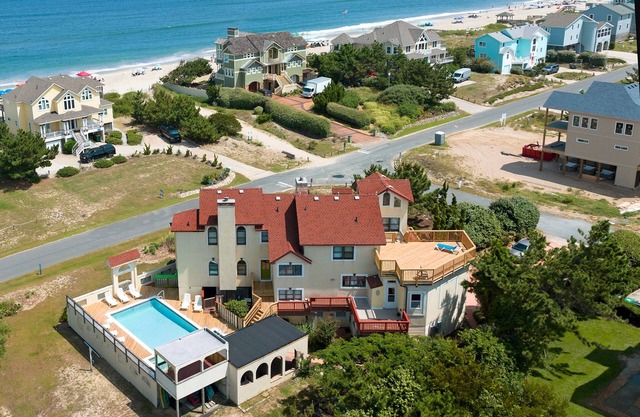 Cinco de Mayo: Semi-Oceanfront | Pool and Hot Tub