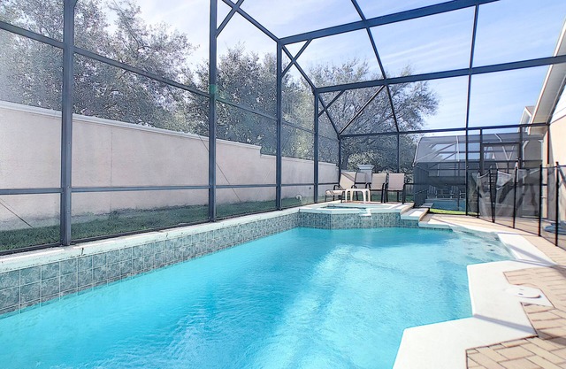 CINDERELLA'S CASTLE Close to Disney, ONE story Home 5 bedrooms 4 baths Pool/Spa