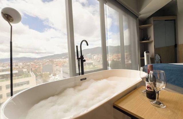 City View-600MB- Sauna - POOL - WD - Luxury - Park93
