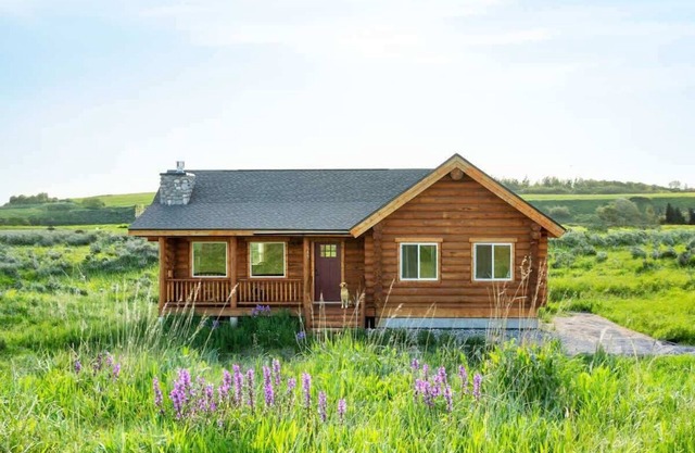Classic Log Cabin, Epic Teton Views, & Pets OK!