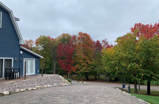 Clean and cozy total eclipse retreat, perfect for enjoying the Adirondacks!