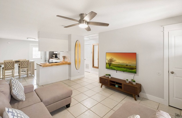 Clean. Easy. Simple. Panama City Beach FL, B Vacation