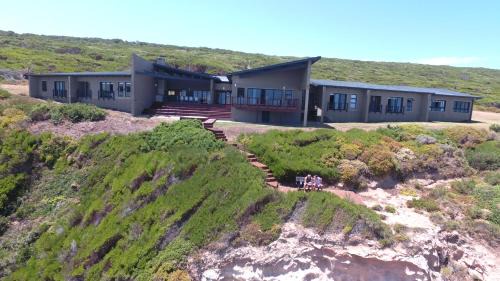 Cliff's Edge Farmhouse