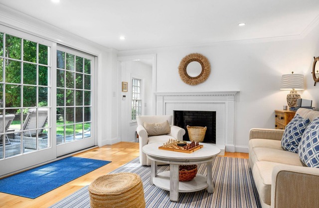 Close to beautiful Dowses beach, central AC, and pet friendly!