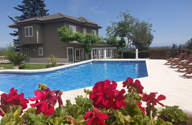 Close to Salou and just steps from the village!