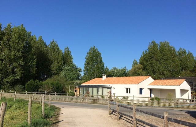 Close to the Sauveterre Beach - house with large veranda and splendid view