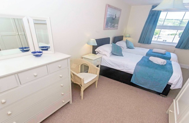 Cloudbreak | Hot Tub* | Log Burner, Dogs Welcome