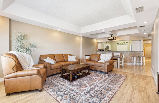 Coastal Comfort 3BR Condo with Pool & Hot Tub
