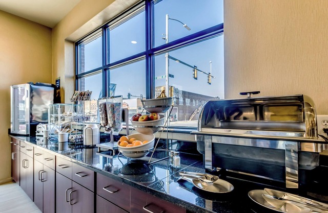 Cobblestone Inn & Suites - Waverly