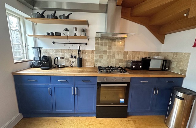 Colindale Lush Stay 30 mins central London