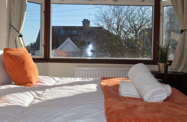 Colindale/Sleeps7/PrivateGarden/3BR/Freeparking/