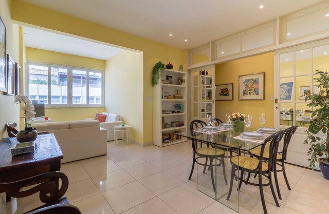 Comfort 4 minutes from Leblon Beach | AP801