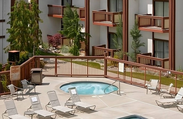 Comfort and Convenience! Pets Allowed, Outdoor Pool, Free Parking