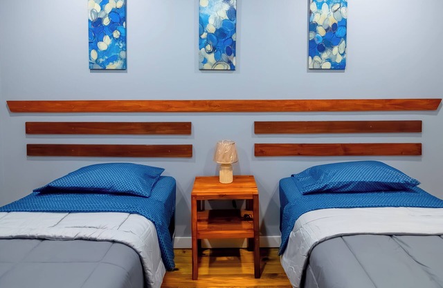 Comfortable 2-bedroom retreat nestled in the vibrant West End- Apt#4