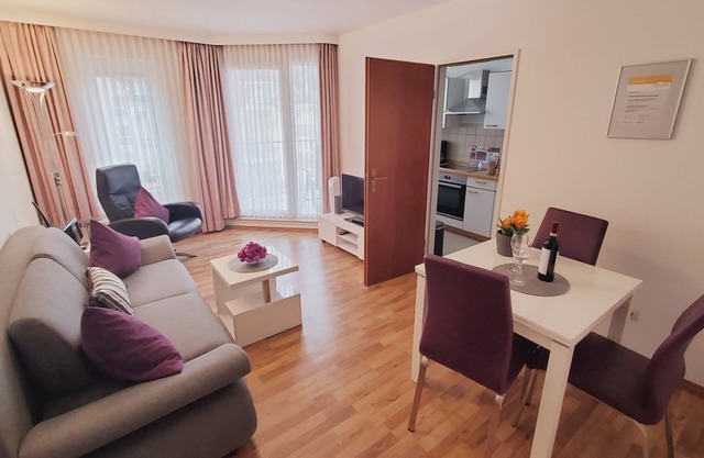 Comfortable 2-room apartment in the spa area with balcony, elevator, WLAN, TV