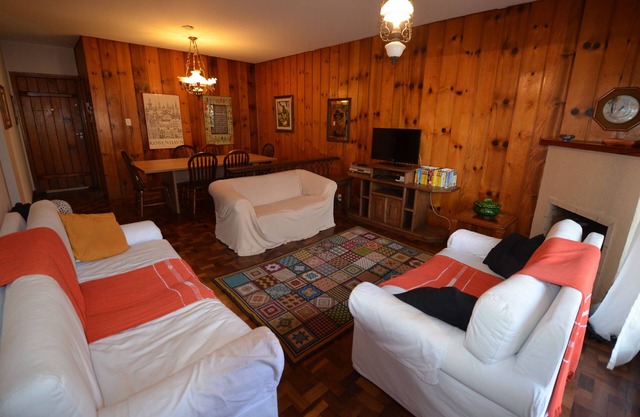 Comfortable apt for 7 people near the tourist center of Campos do Jordão