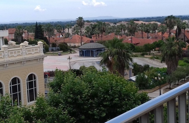 Comfortable apartment sea view in downtown Hyères