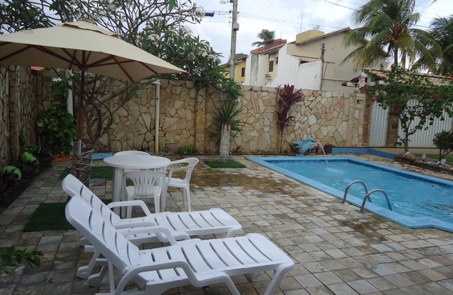 COMFORTABLE SPACIOUS HOUSE, 3 BEDROOMS 1 SUITE, LARGE BALCONY WITH SWIMMING POOL ,.