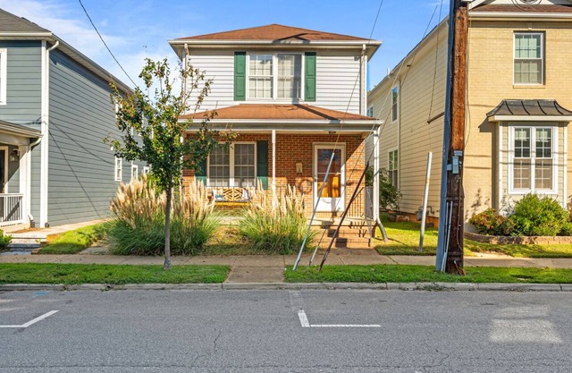 Comfortable & Centrally Located Downtown
