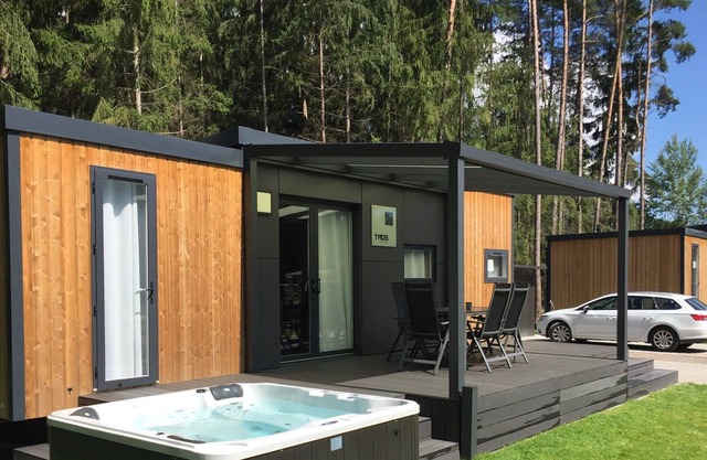comfortable mobile home on the lake with whirlpool (WA101)