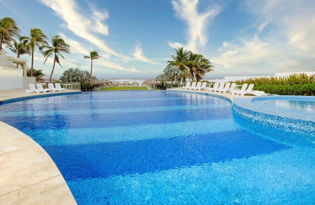 Comfortable House -Private Pool - Private Beach