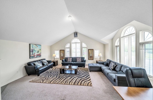 Comfortable Space To Enjoy Your Stay!