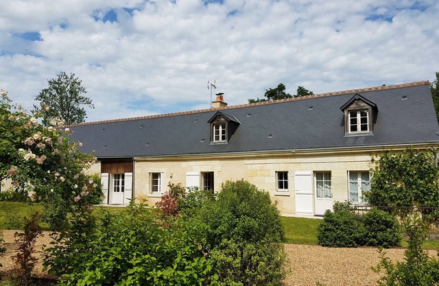 Comfortable Touraine house* ideal for a large family or group of friends