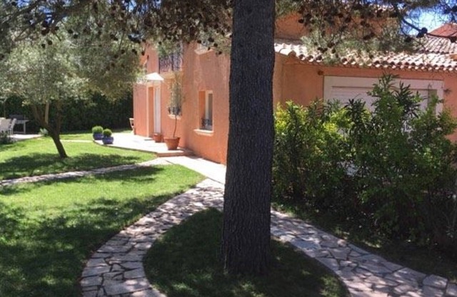Comfortable villa in the countryside just 10 MN from the beaches