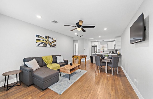 Comfy Apt Nr Med Center, Zoo | Games BBQ Fire Pit