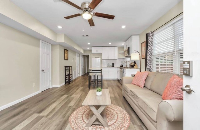 Comfy+Lovable Home|Near Dwntwn HOU| Fast Wi-Fi