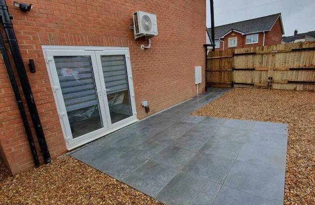 Comfy Town Stay | 2BR | Near Bacco Lounge & 7 Star