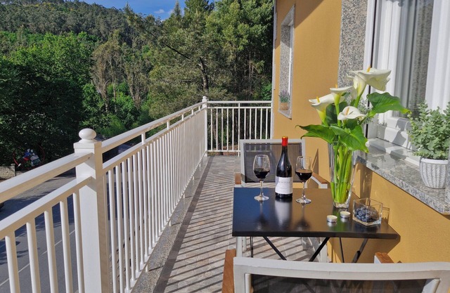 COMPLETE APARTMENT WITH TERRACE