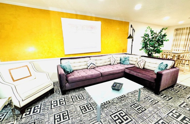 Condo,2Bedrooms,Sale,Strip,BOOK,Las Vegas,LVCC,July4th,wifi,SALE,pool