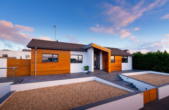 Contemporary beach house - Perfectly placed in Widemouth Bay!